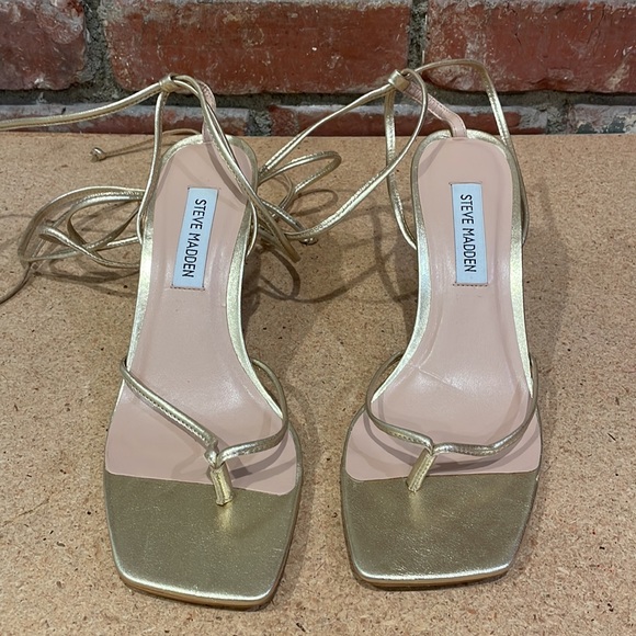 Steve Madden Khari Heeled Sandal Wraparound Ankle Tie Gold Metallic Leather New - Picture 6 of 9